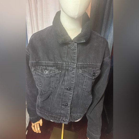 🖤 Mango Cropped Sherpa Collar Denim Jacket | Size M 🖤 - Picture 2 of 10